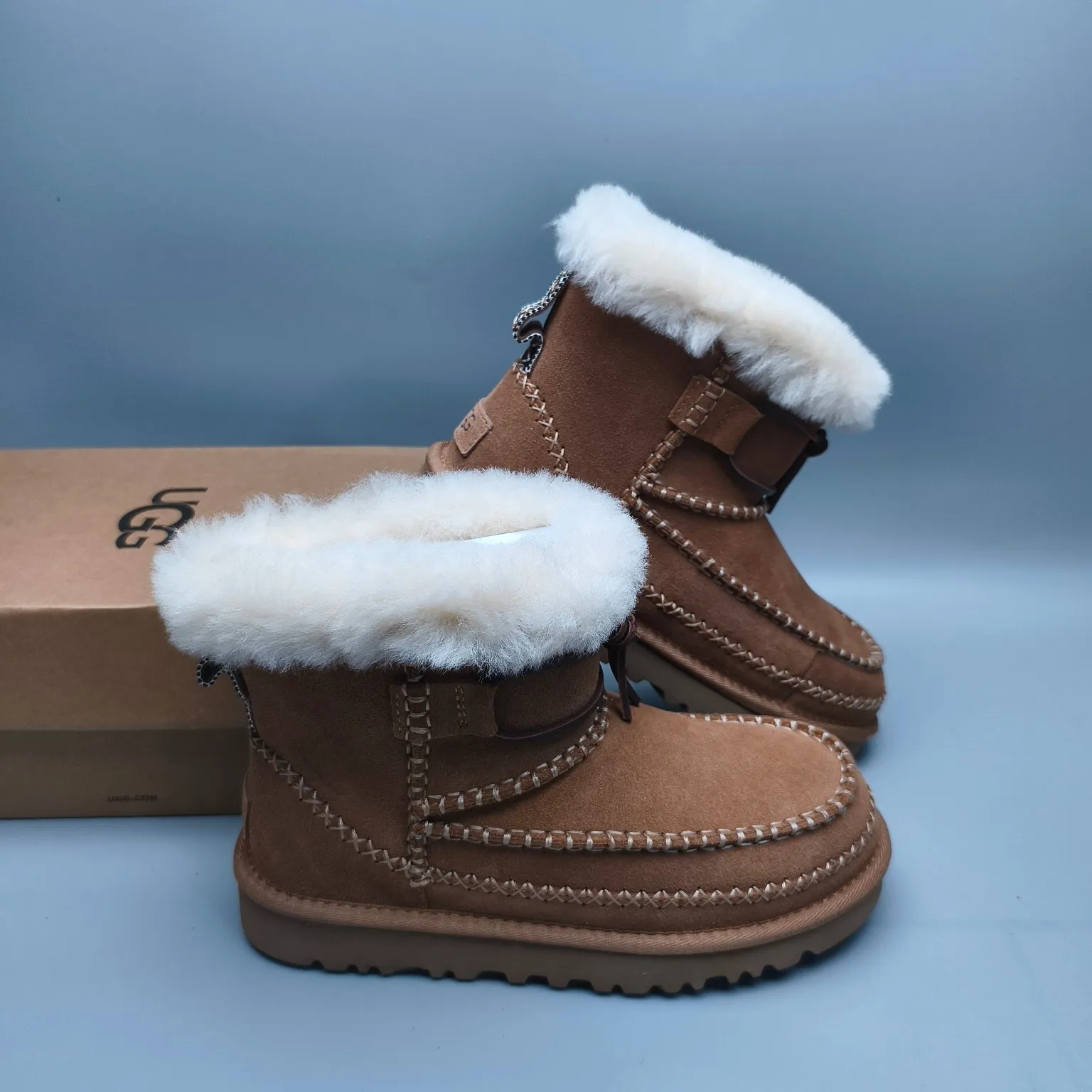 💰560 UGG sheepskin all-in-one snow boots 8251 mid-top braided casual shoes Color: maroon antelope brown Matching size: 35-40